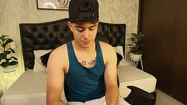 MaxxiCruz — Shirt off