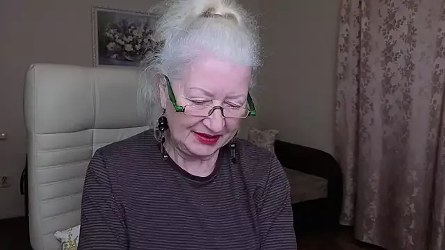 Maya_Mayflower on StripChat 