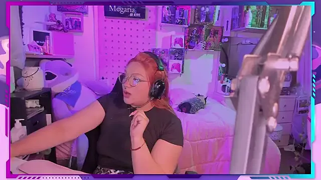 MegariaB — fingering in my pussy uwu + control toy