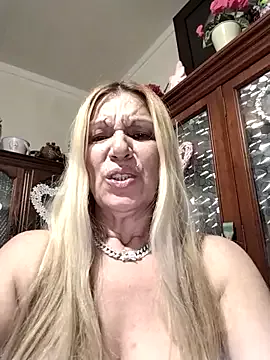Melmamalhuda@xh on StripChat 