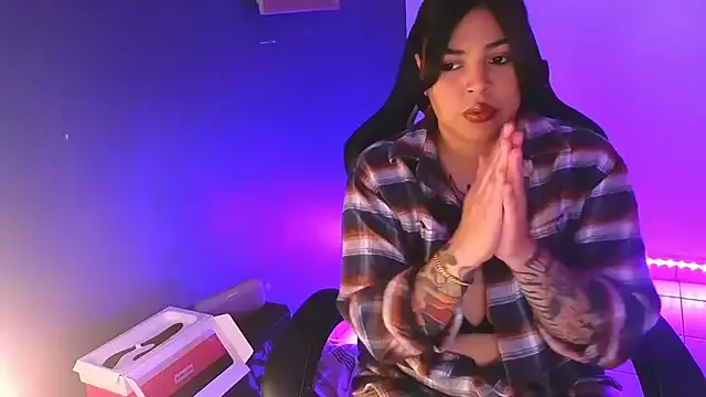 miacanela_xo — start my night get me wet