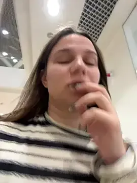 MiniVi — Put 2 fingers in my pussy and squirt