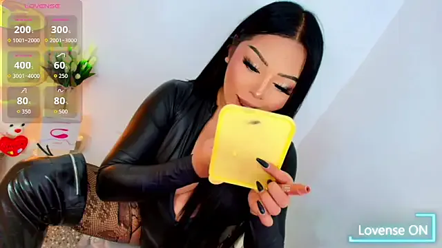 Miss_Shantalll on StripChat