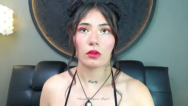 miss_sharlotte18 on StripChat 
