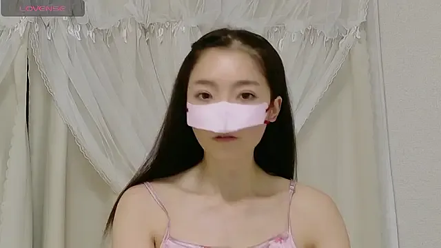 momochan88 on StripChat 