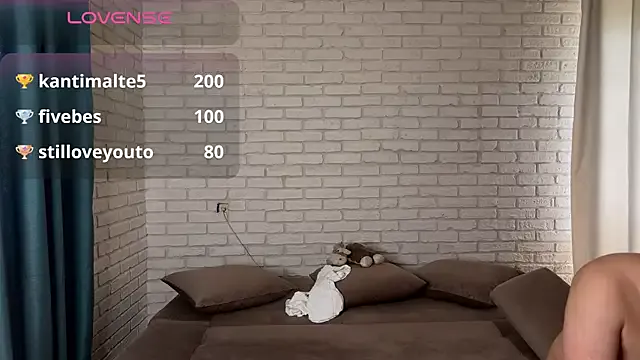 MrMrsRight on StripChat 