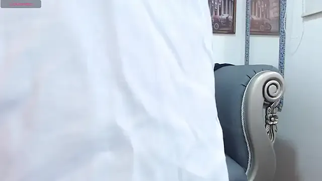 NAOMI_WINDSOR — 4 fingers in my pussy