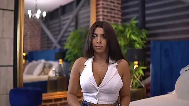 NicoleCellini — control my toy for 5 min