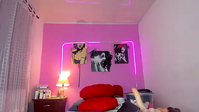 Niki_Fox111 on StripChat 