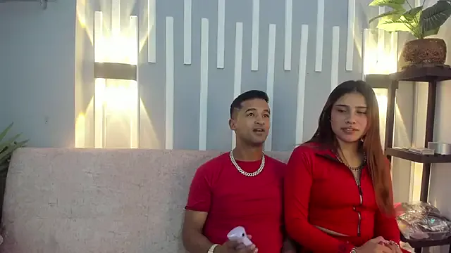Nikki_and_Mayk on StripChat 