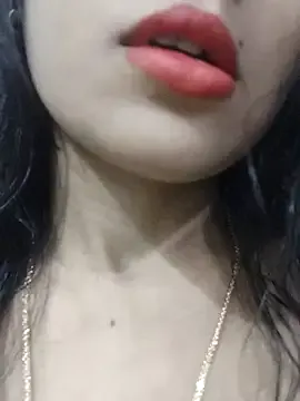 Nilu_XXX — Oil on boobs
