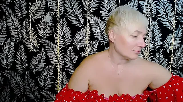Olivia_playful — Sexual talk, caresses, topless