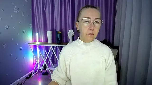 queen_a_n_i on StripChat 