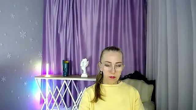 queen_a_n_i on StripChat 
