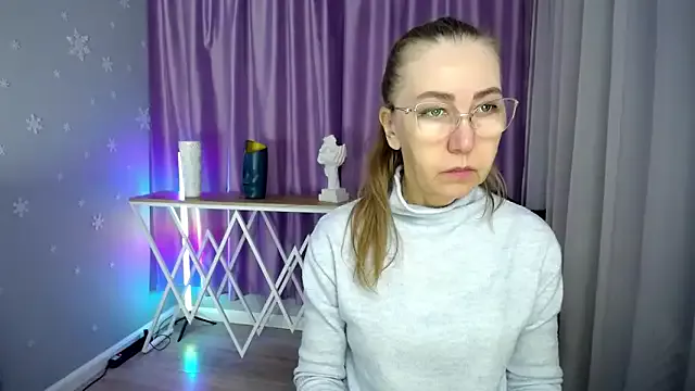 queen_a_n_i on StripChat 