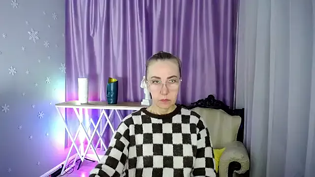 queen_a_n_i on StripChat 