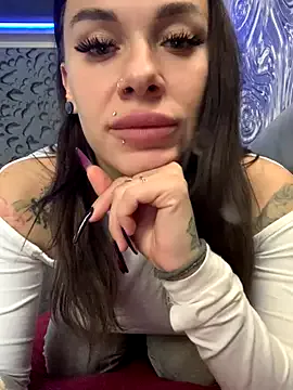 Queen_of_pain on StripChat 