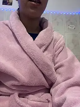 QueenLujaine on StripChat 