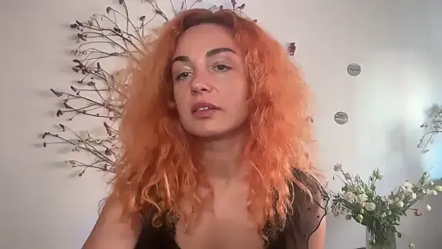 Reddgiirl on StripChat 