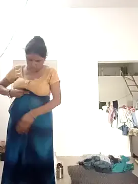Resmi_Nair_Cpl — Top Less Boob Show