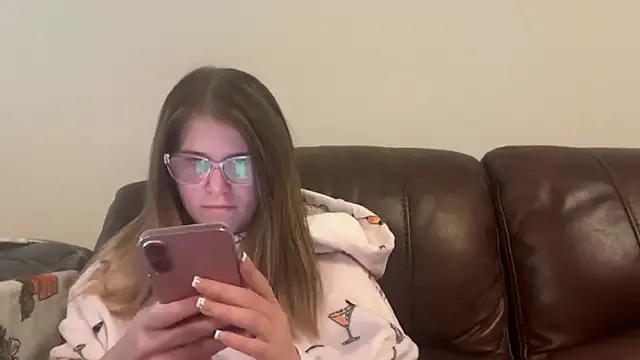 Riley_ray69 — Naked for15 min