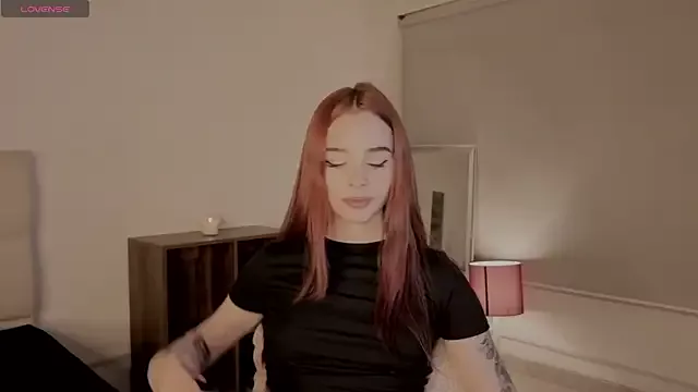 Roxxy_mora on StripChat 