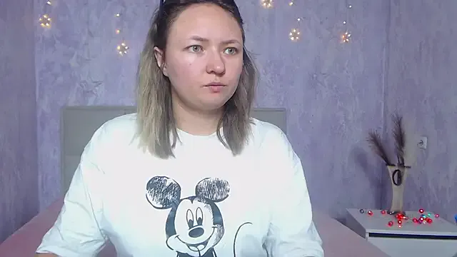 SallyVerda on StripChat 