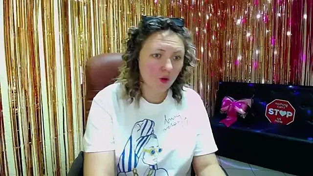 SallyVerda on StripChat 