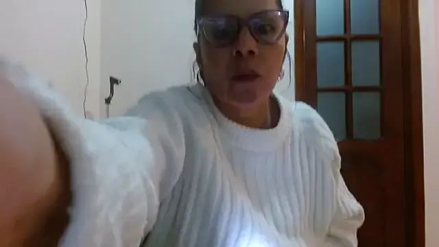 Sara_Brandon on StripChat 