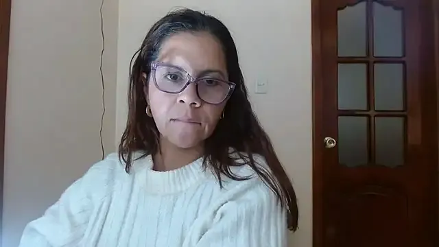 Sara_Brandon on StripChat 