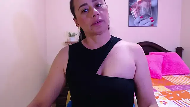sara_florez1 — show me your puppy ass + whipping