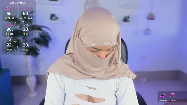 saray_halam — Oil sexy buttocks + spank my ass x 10