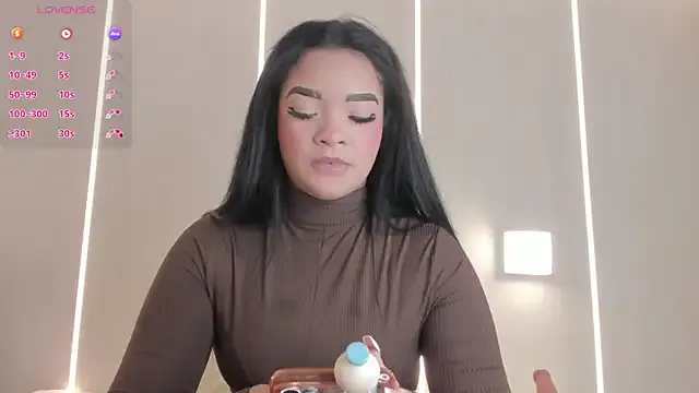 sasha_riverss on StripChat 