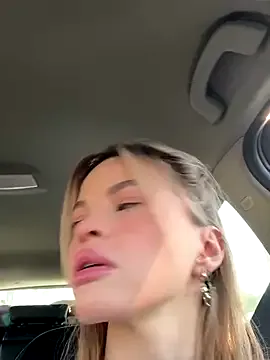 SMELLSEX — Show boobs in car