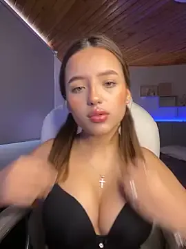 Sofia18_pinkk — Freechat on StripChat