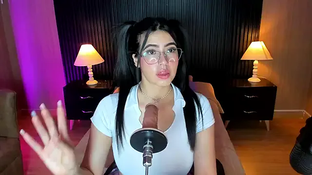 SummersAngel on StripChat 