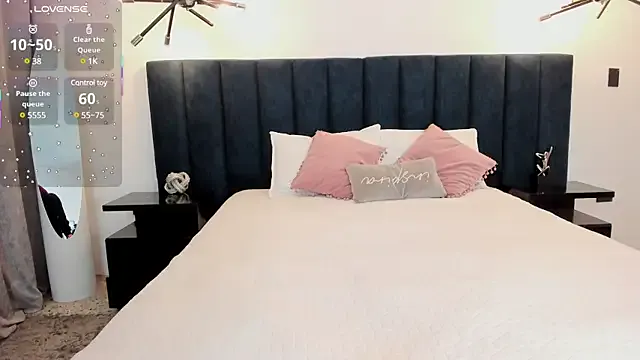susyy7 on StripChat 