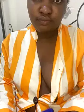 sweet18creamybigpussy on StripChat 