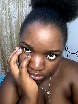 sweet18creamybigpussy on StripChat 