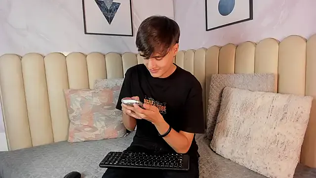 sweet_petter on StripChat 