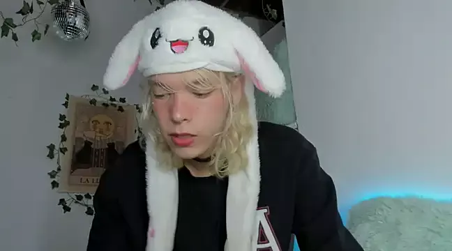 SweetBoy_02 on StripChat 