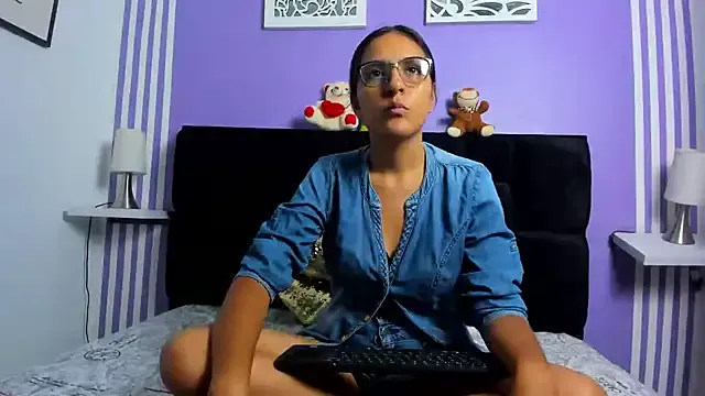 SweetBrunette_fire