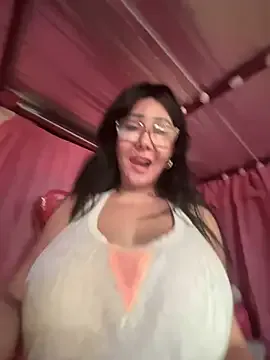 sweetieme on StripChat 