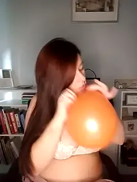 SweetLaurenXX on StripChat 
