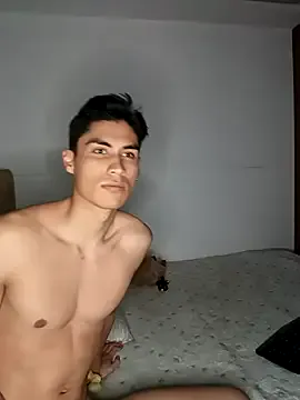 Sweetlove_243 on StripChat 