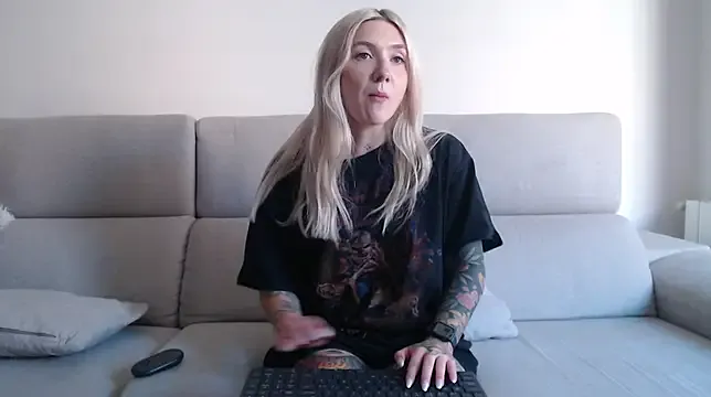 tattoobbgirl on StripChat 