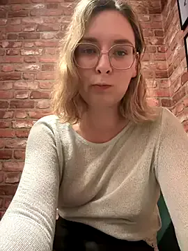 The_Snowwhitee — Naked in McDonald  Last Tip Video!