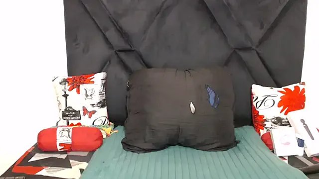 ThickAss90 on StripChat