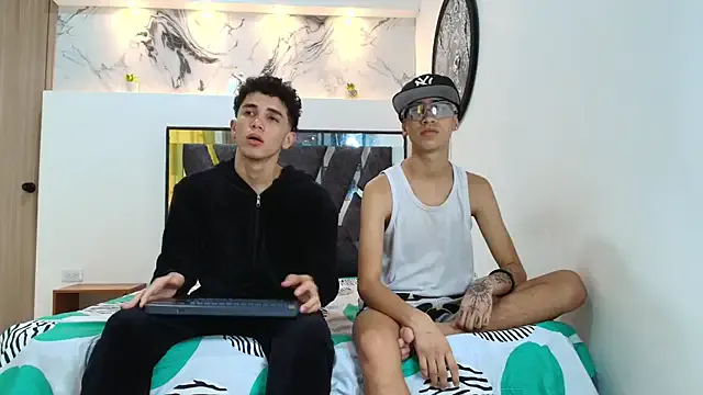 THREE_GUYS_HOT — NAKED BOYS