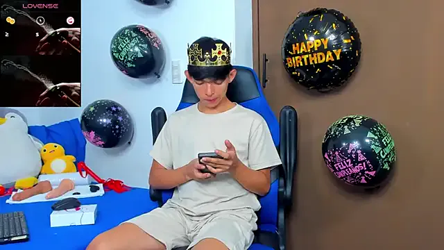 Tonny_twink_ on StripChat 